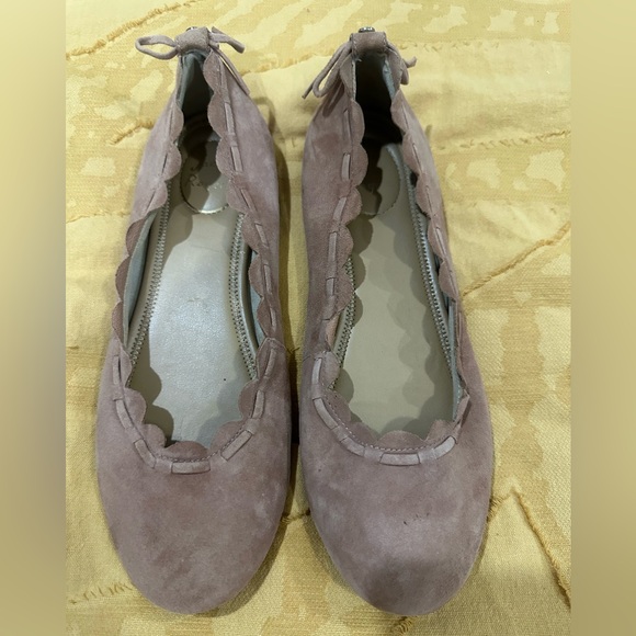 Jack Rogers champagne Dusty rose tan Lucie suede scalloped edge ballet flats 8 - Picture 1 of 7